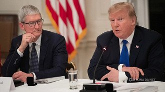 Tim Cook e Donald Trump em uma reunião daCasa Branca em Washington, DC, em 6 de março de 201. Imagem: CNBC/Reprodução